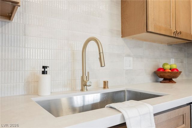 308 Duke Circle, Las Vegas, NV 89107