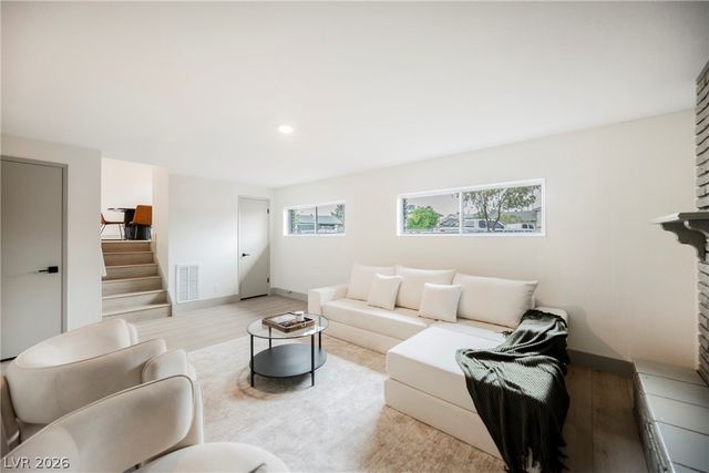 308 Duke Circle, Las Vegas, NV 89107