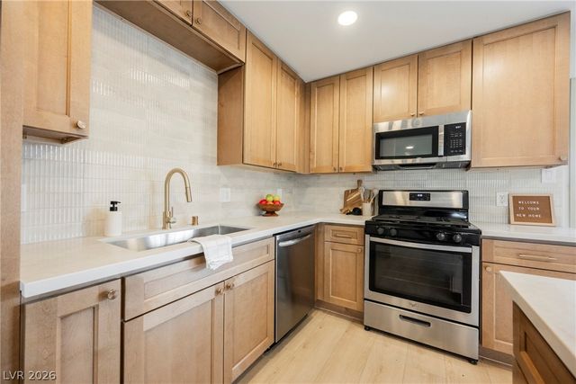 308 Duke Circle, Las Vegas, NV 89107