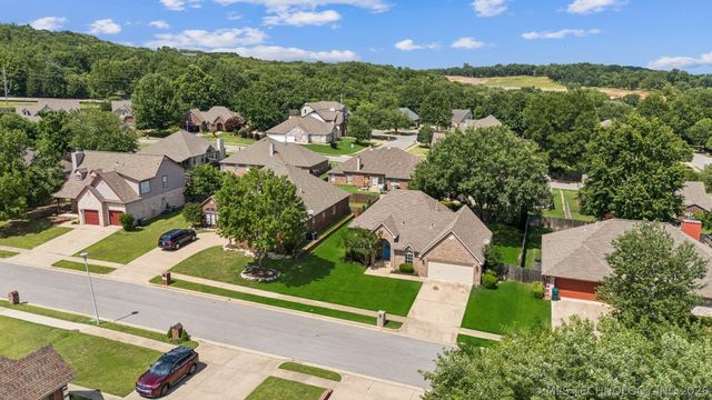 1607 Fir Drive, Sand Springs, OK 74063