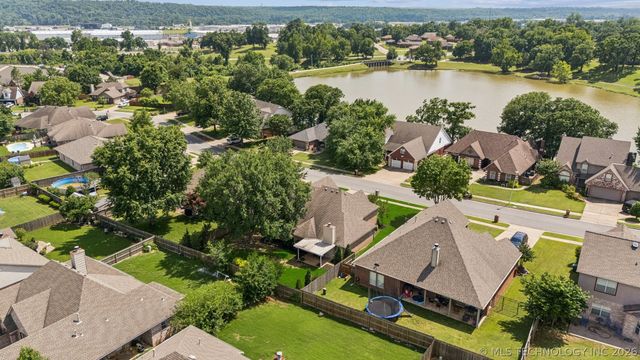 1607 Fir Drive, Sand Springs, OK 74063