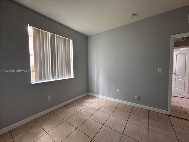 1660 SE 29th St 100, Homestead, FL 33035