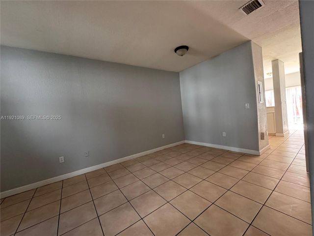 1660 SE 29th St 100, Homestead, FL 33035