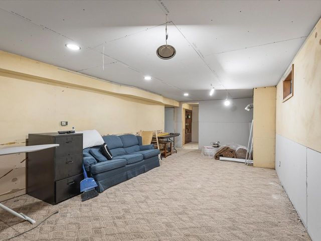 4821 Danforth Drive, Rockford, IL 61114