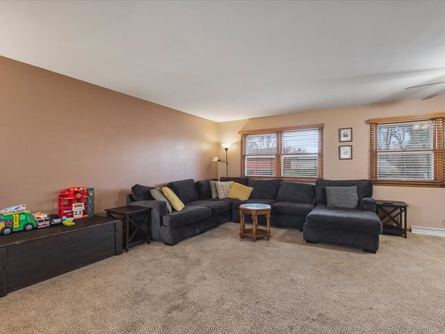 4821 Danforth Drive, Rockford, IL 61114