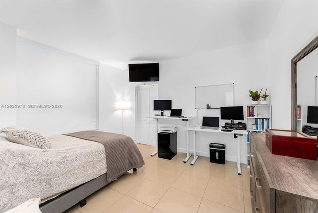 950 Brickell Bay Dr 803, Miami, FL 33131