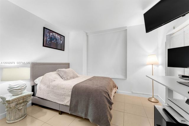 950 Brickell Bay Dr 803, Miami, FL 33131