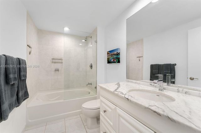 950 Brickell Bay Dr 803, Miami, FL 33131