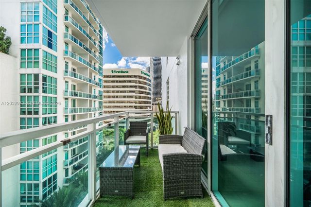 950 Brickell Bay Dr 803, Miami, FL 33131
