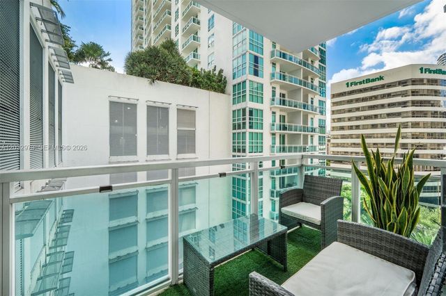 950 Brickell Bay Dr 803, Miami, FL 33131