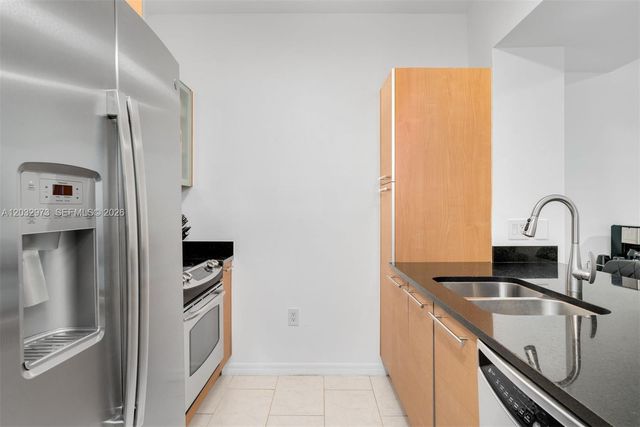 950 Brickell Bay Dr 803, Miami, FL 33131
