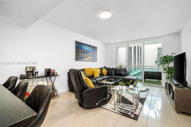 950 Brickell Bay Dr 803, Miami, FL 33131