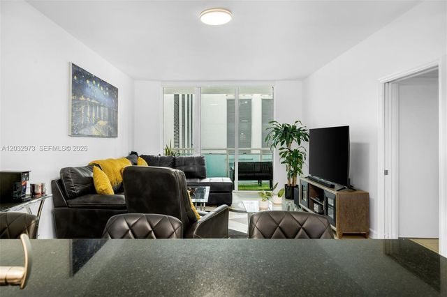 950 Brickell Bay Dr 803, Miami, FL 33131