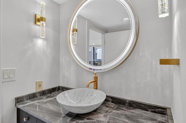 100 Lakeshore Drive 1755, North Palm Beach, FL 33408