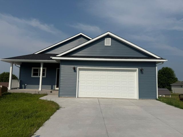 206 Blackhawk Drive, Woodville, WI 54028