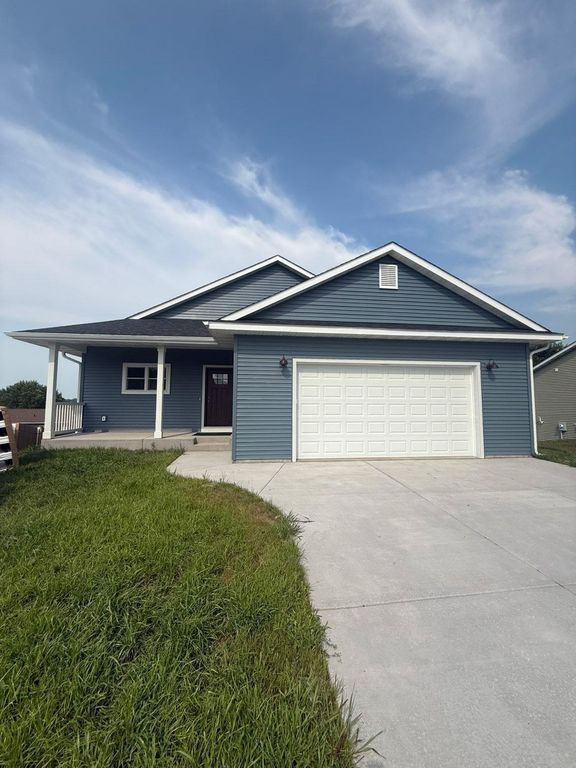 206 Blackhawk Drive, Woodville, WI 54028