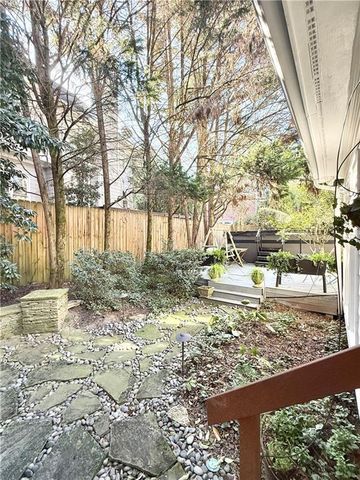 1097 Longwood Trace, Atlanta, GA 30324