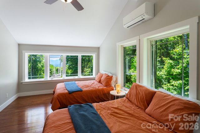1621 Upward Way, Waynesville, NC 28786