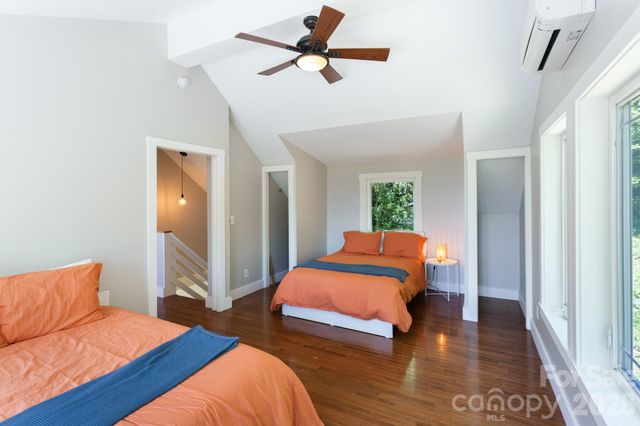 1621 Upward Way, Waynesville, NC 28786
