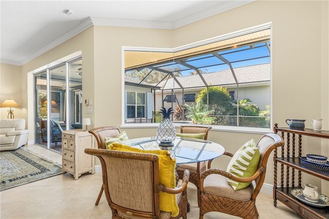 228 Oak Hammock Circle SW, Vero Beach, FL 32962