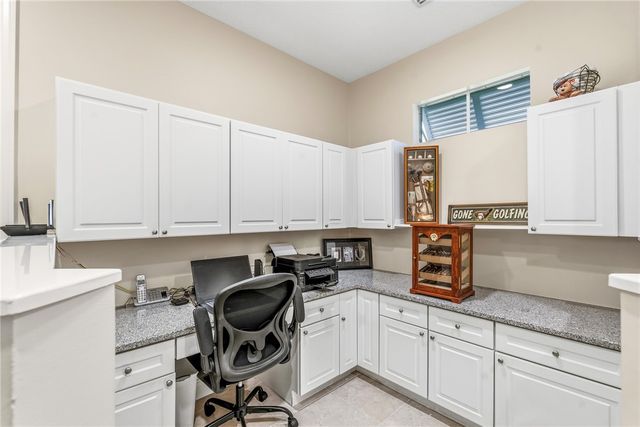 228 Oak Hammock Circle SW, Vero Beach, FL 32962