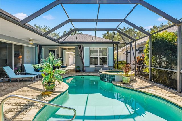 228 Oak Hammock Circle SW, Vero Beach, FL 32962