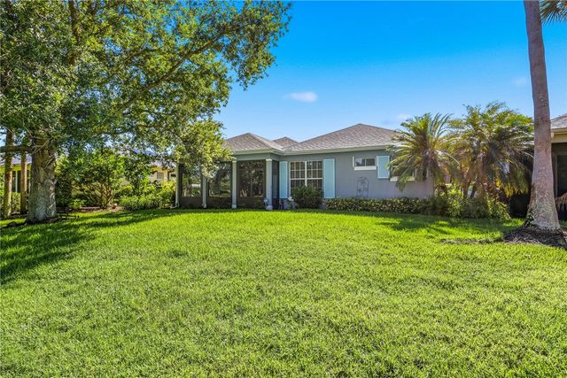 228 Oak Hammock Circle SW, Vero Beach, FL 32962