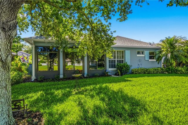 228 Oak Hammock Circle SW, Vero Beach, FL 32962