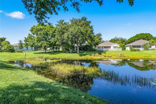 228 Oak Hammock Circle SW, Vero Beach, FL 32962