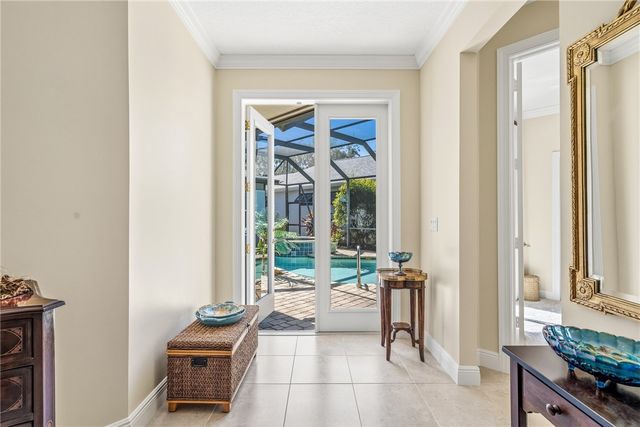 228 Oak Hammock Circle SW, Vero Beach, FL 32962