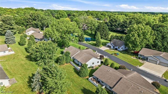 2160 Whispering Meadows, Warren, OH 44484