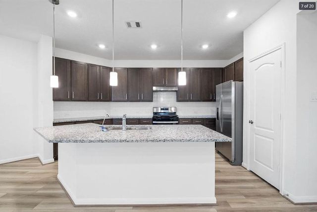 7502 Sunlit Harbor Drive, Cypress, TX 77433