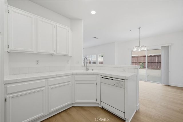 39668 Princeton B, Murrieta, CA 92563