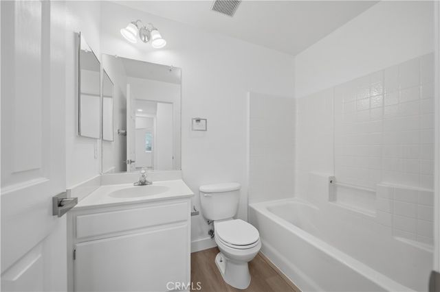 39668 Princeton B, Murrieta, CA 92563