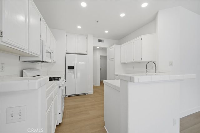 39668 Princeton B, Murrieta, CA 92563