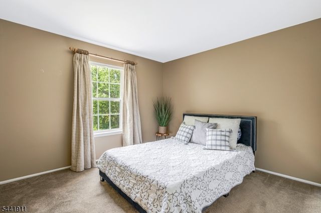 10 Pamlico Path, Branchburg Twp., NJ 08876