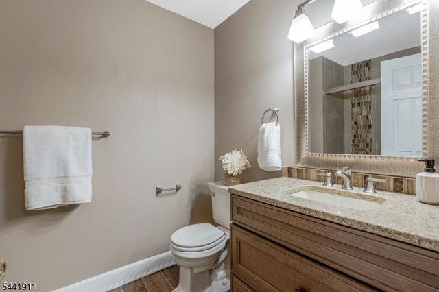10 Pamlico Path, Branchburg Twp., NJ 08876