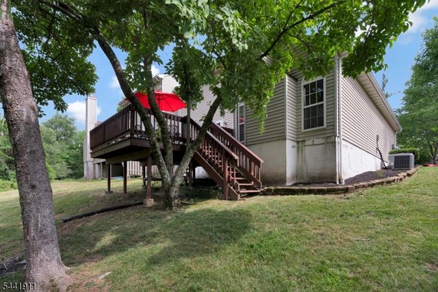 10 Pamlico Path, Branchburg Twp., NJ 08876