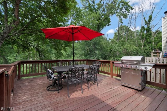 10 Pamlico Path, Branchburg Twp., NJ 08876