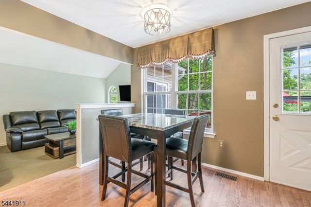 10 Pamlico Path, Branchburg Twp., NJ 08876