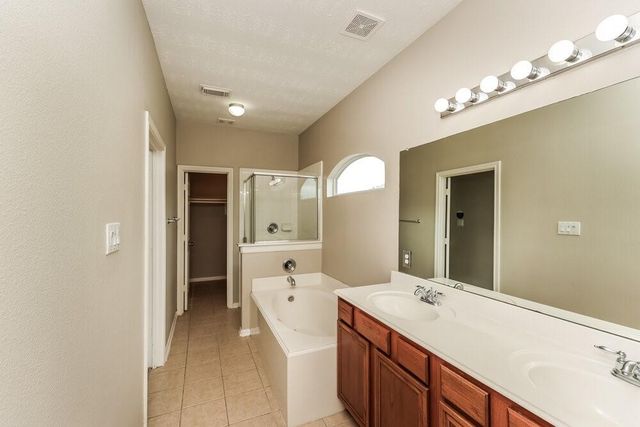 814 Forest Ivy Lane, Houston, TX 77067