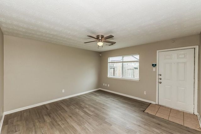 814 Forest Ivy Lane, Houston, TX 77067