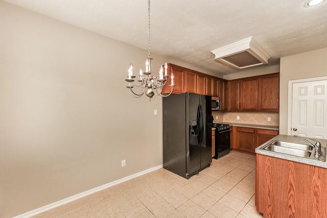 814 Forest Ivy Lane, Houston, TX 77067
