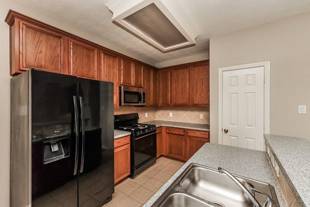 814 Forest Ivy Lane, Houston, TX 77067
