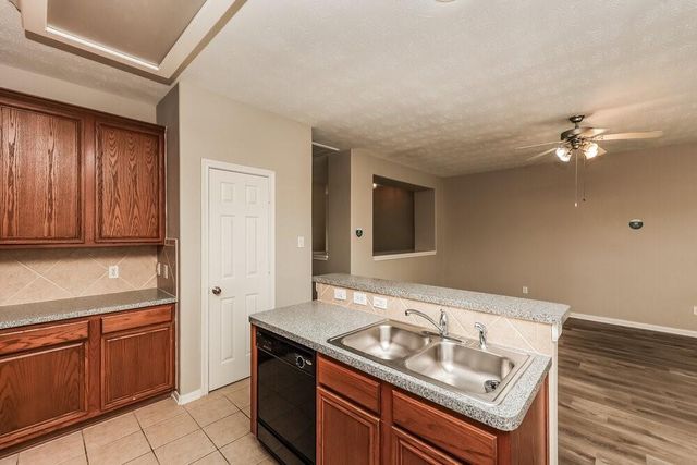 814 Forest Ivy Lane, Houston, TX 77067