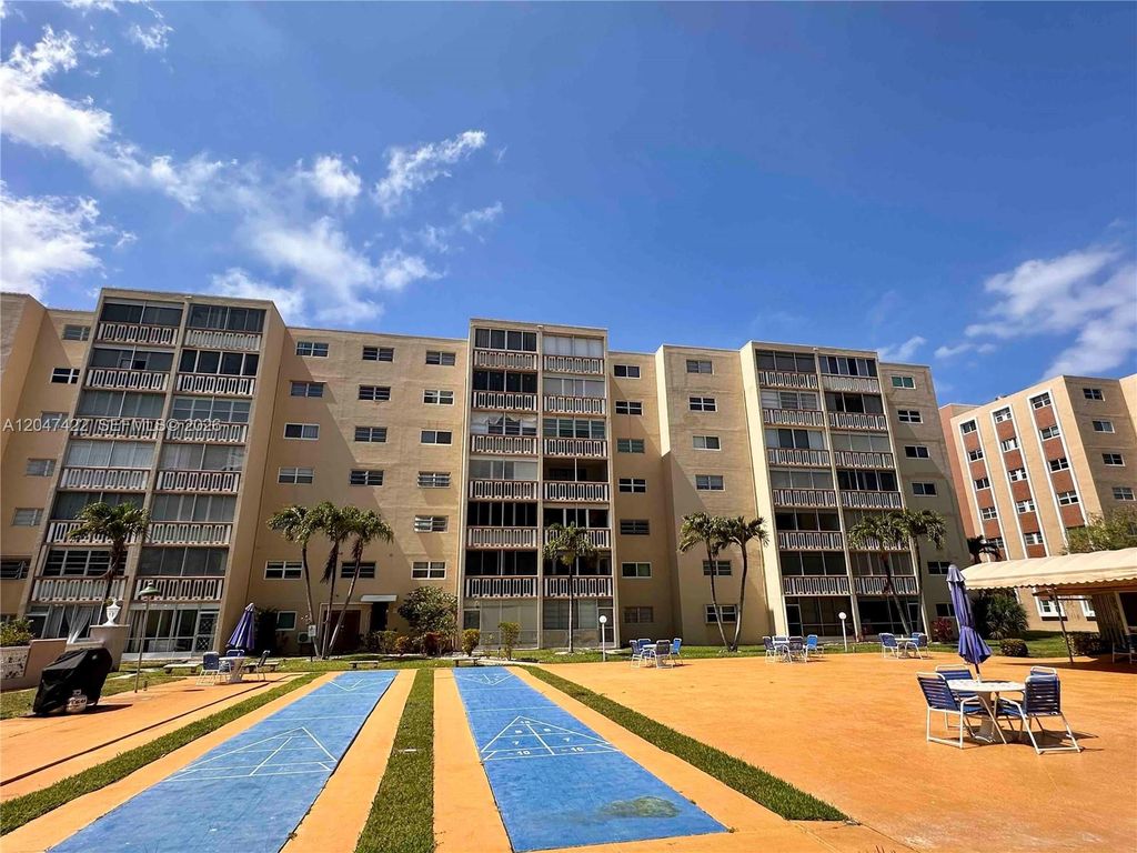 500 NE 12th Avenue 705, Hallandale Beach, FL 33009