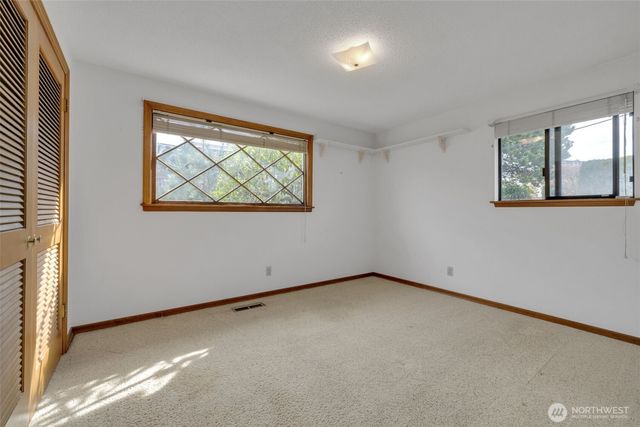 5714 Sealawn Avenue NE, Tacoma, WA 98422