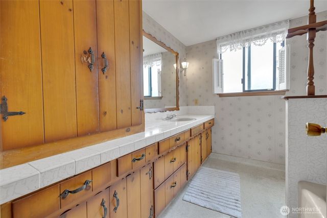 5714 Sealawn Avenue NE, Tacoma, WA 98422