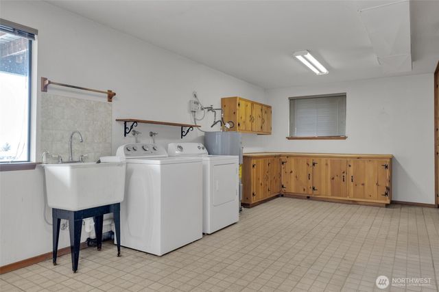 5714 Sealawn Avenue NE, Tacoma, WA 98422