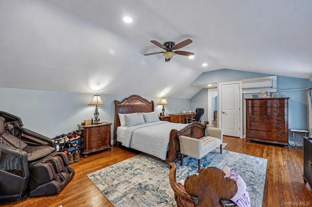 20 Arizona Avenue, Rockville Centre, NY 11570